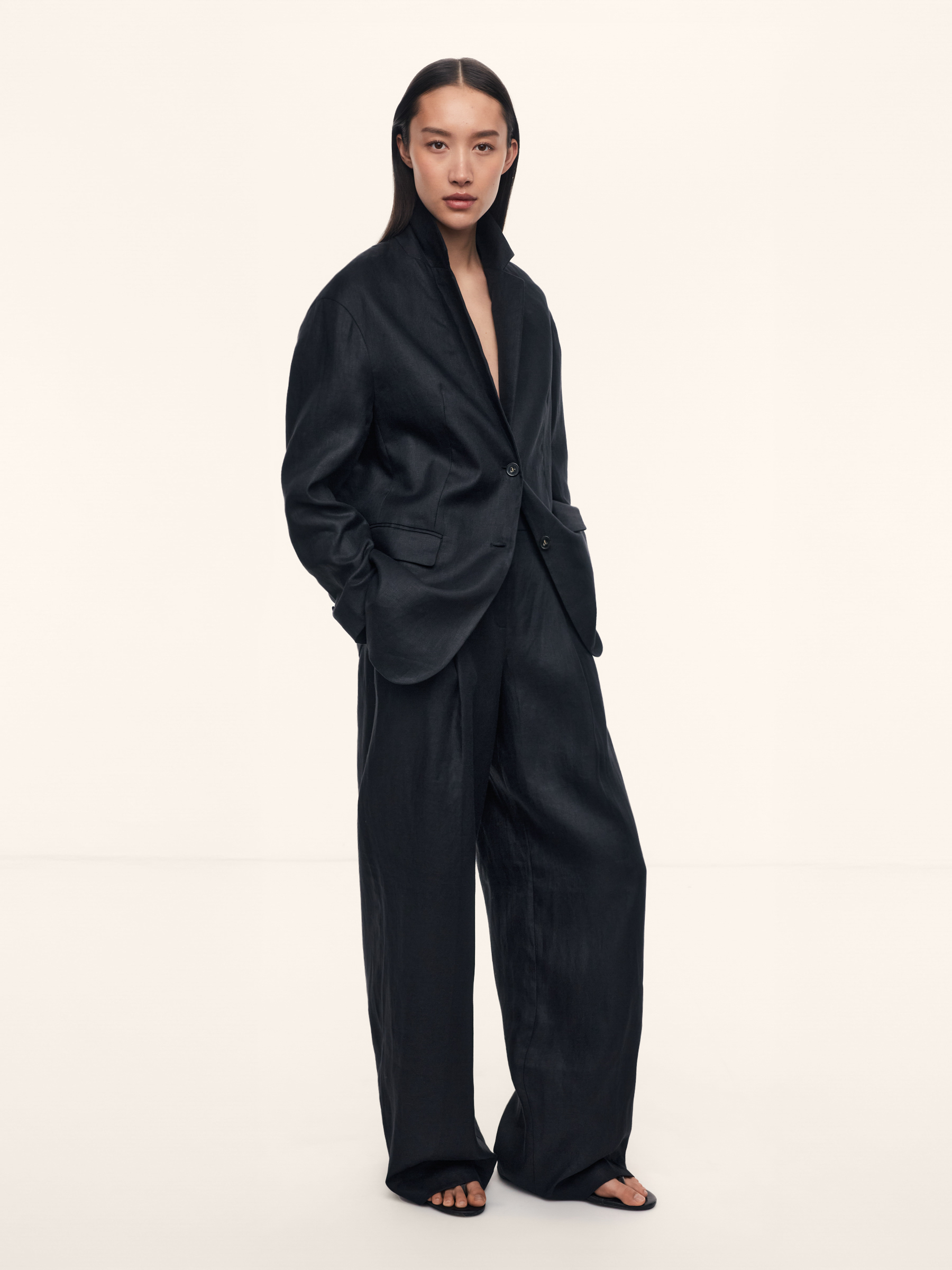 Брюки из плотного льна