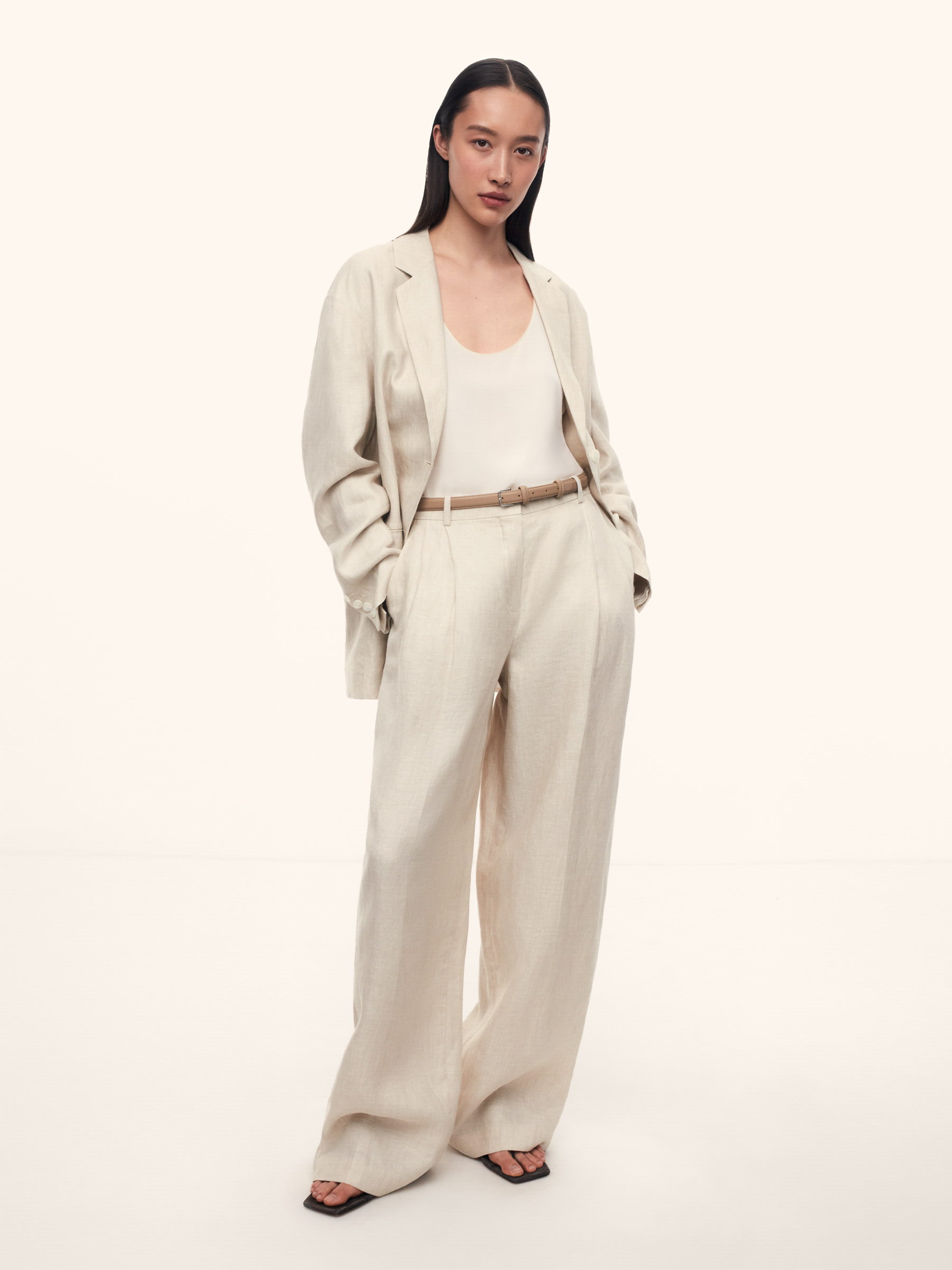 Брюки из плотного льна