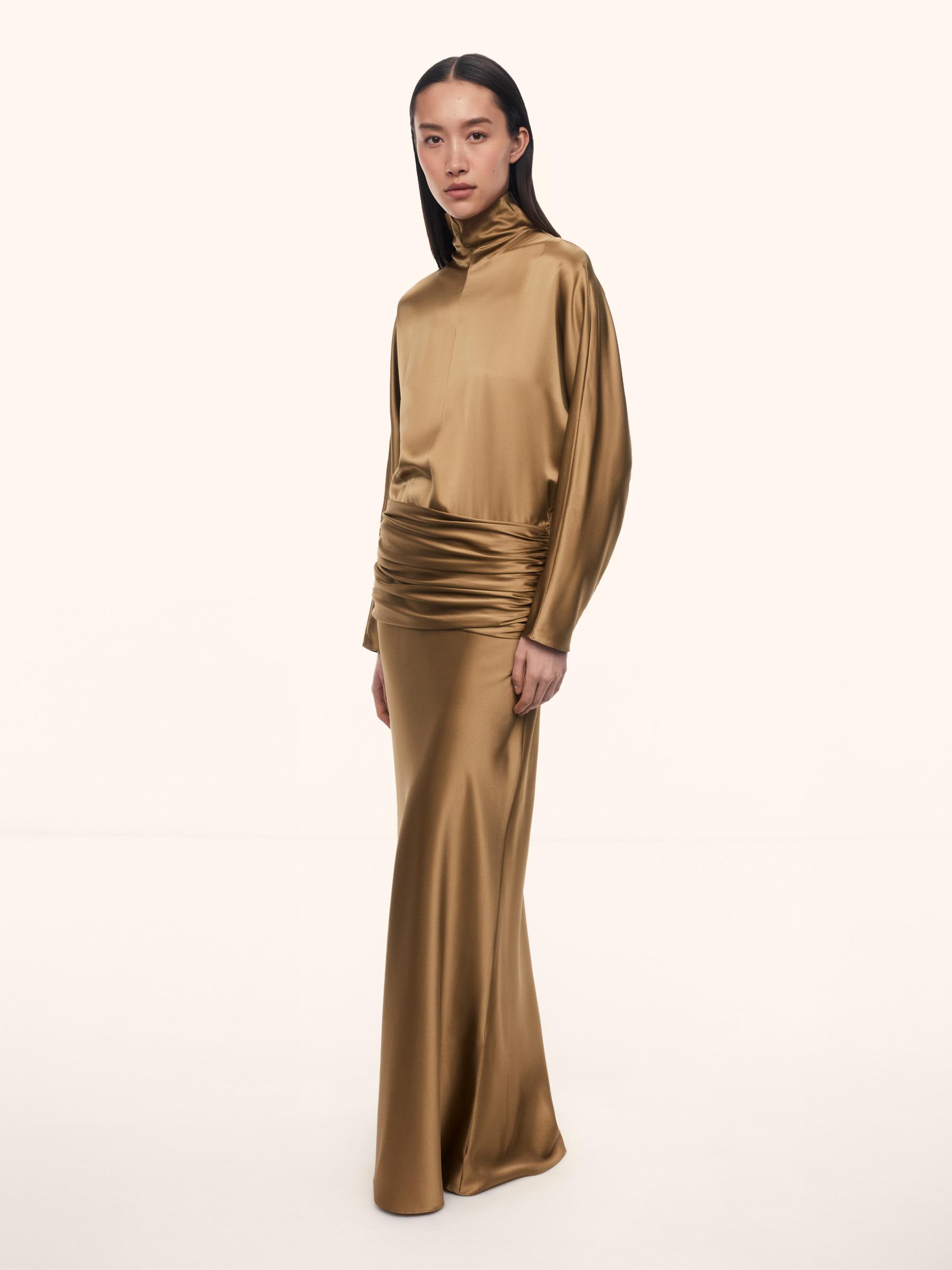 Платье из шелка