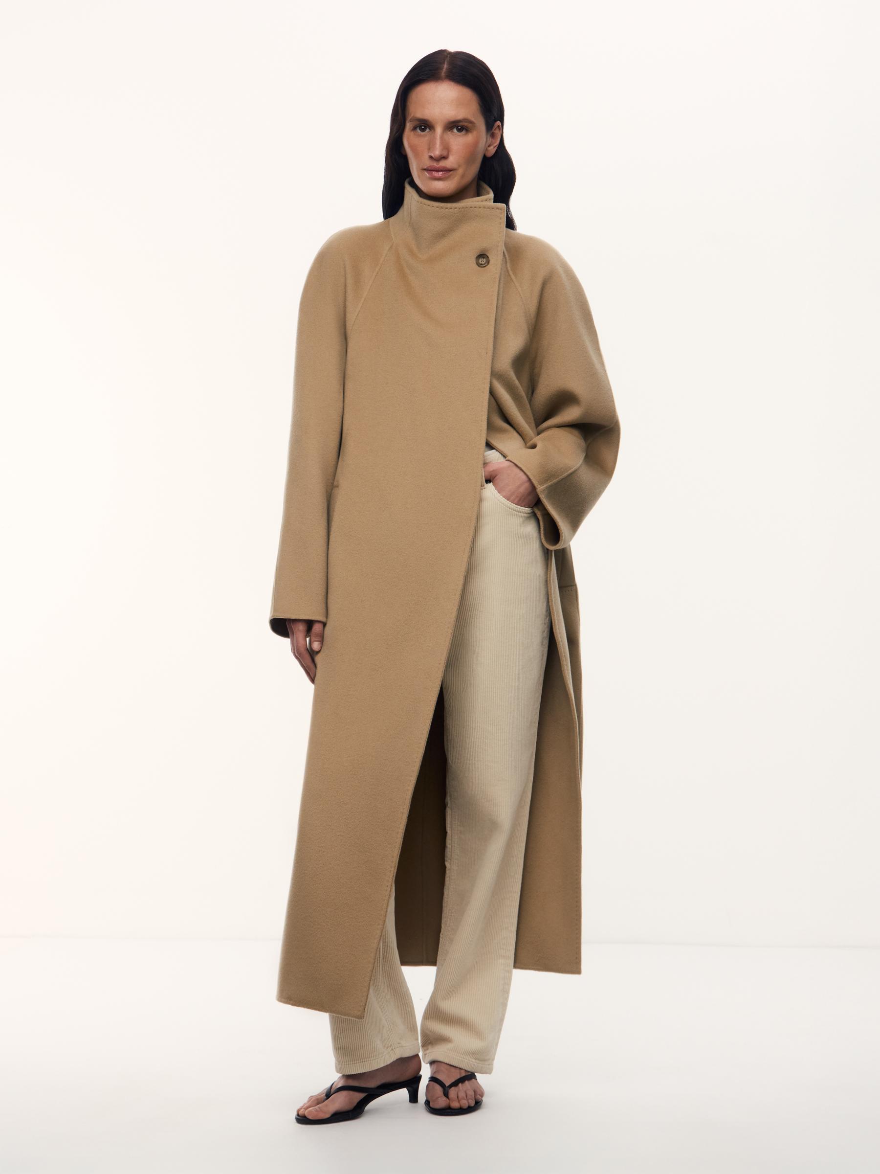 Пальто из шерсти