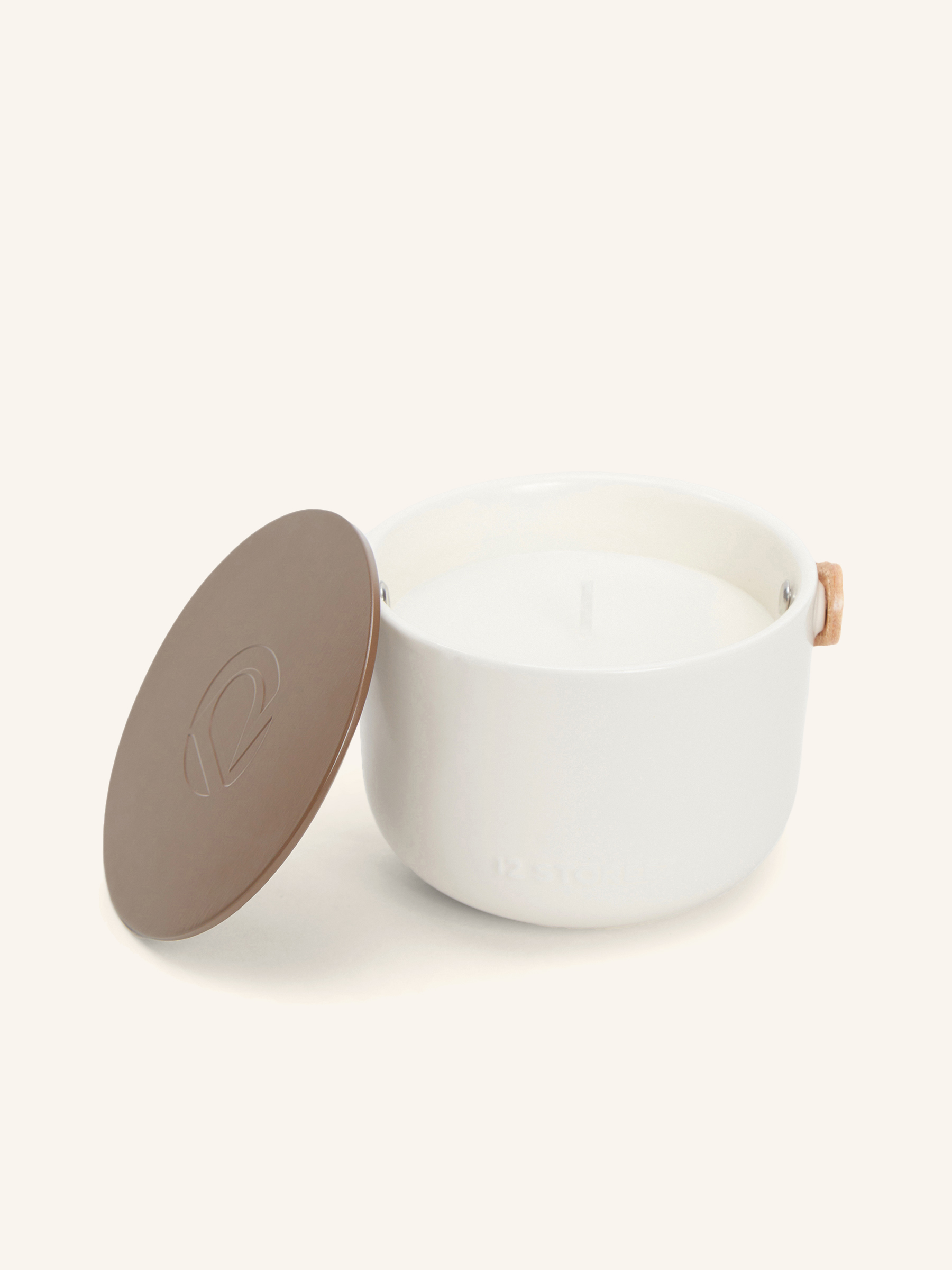 Свеча с ароматом ириса и горечавки