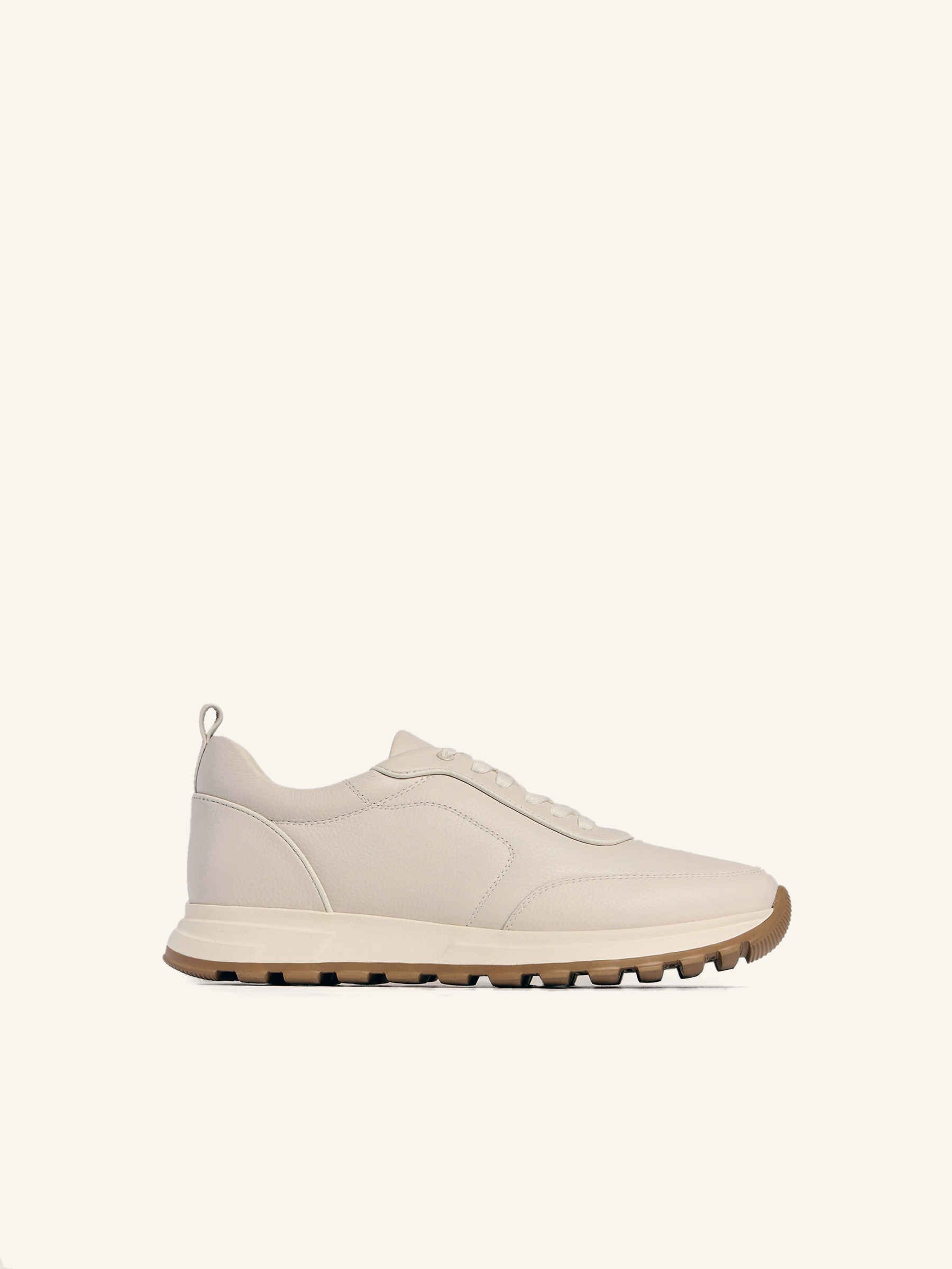 Кроссовки из кожи