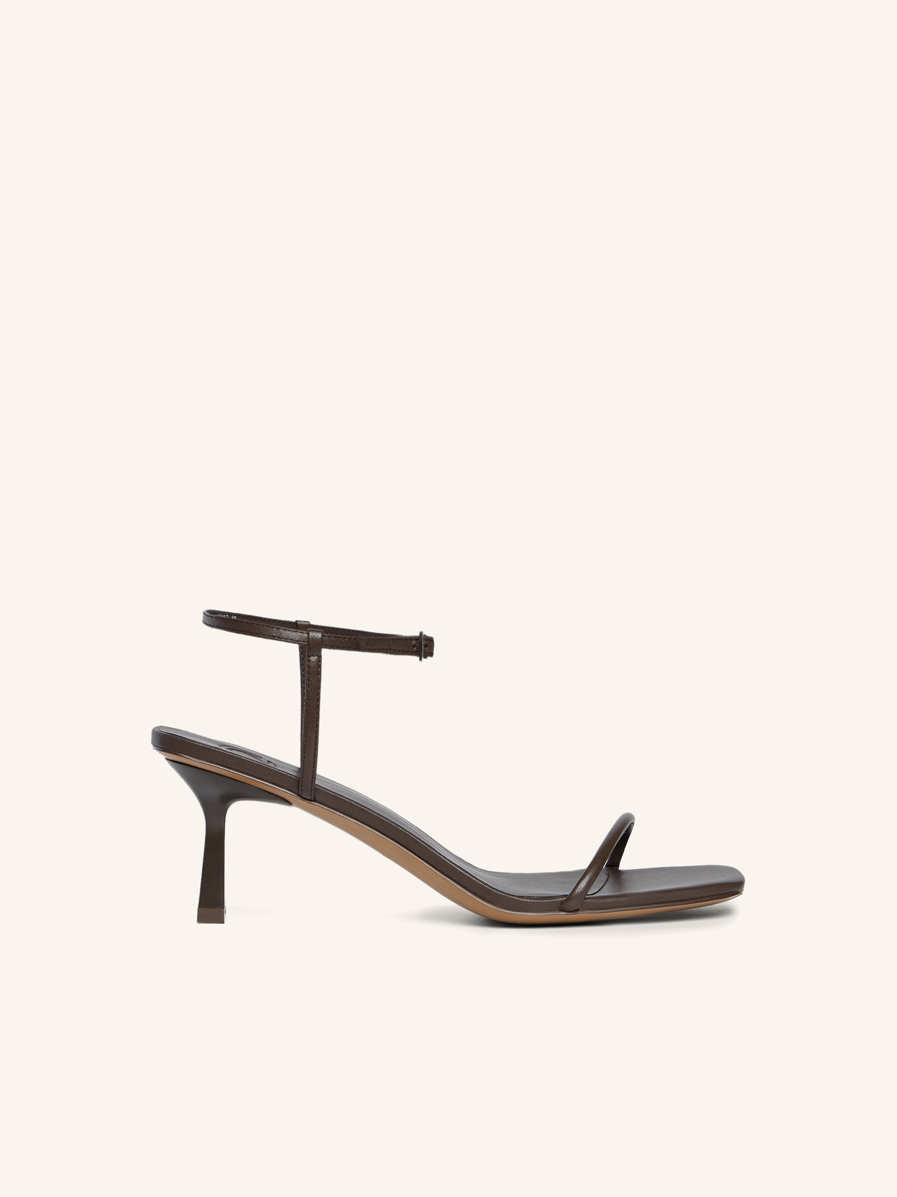 Босоножки с тонкими ремешками