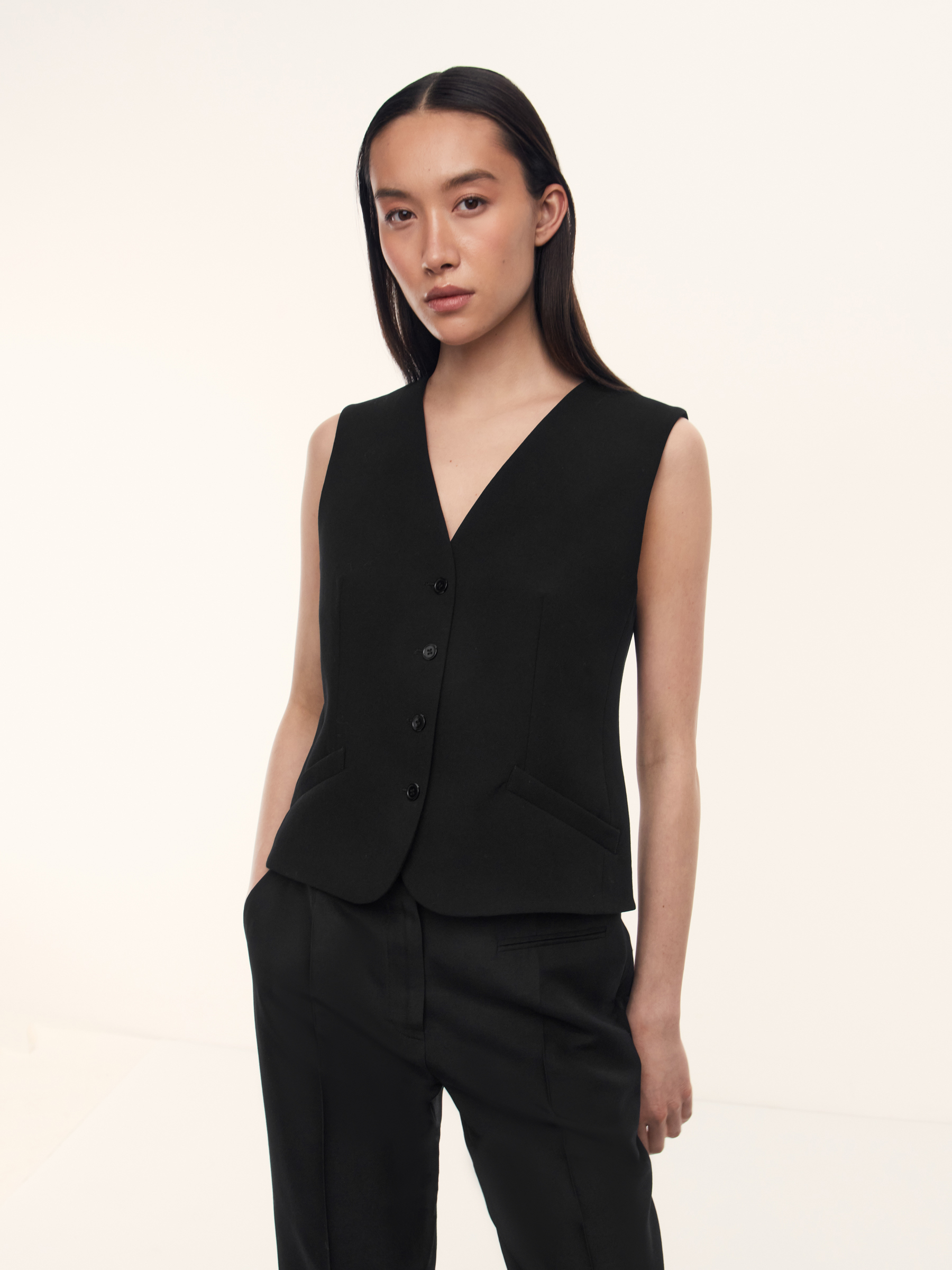 Жилет из костюмной шерсти