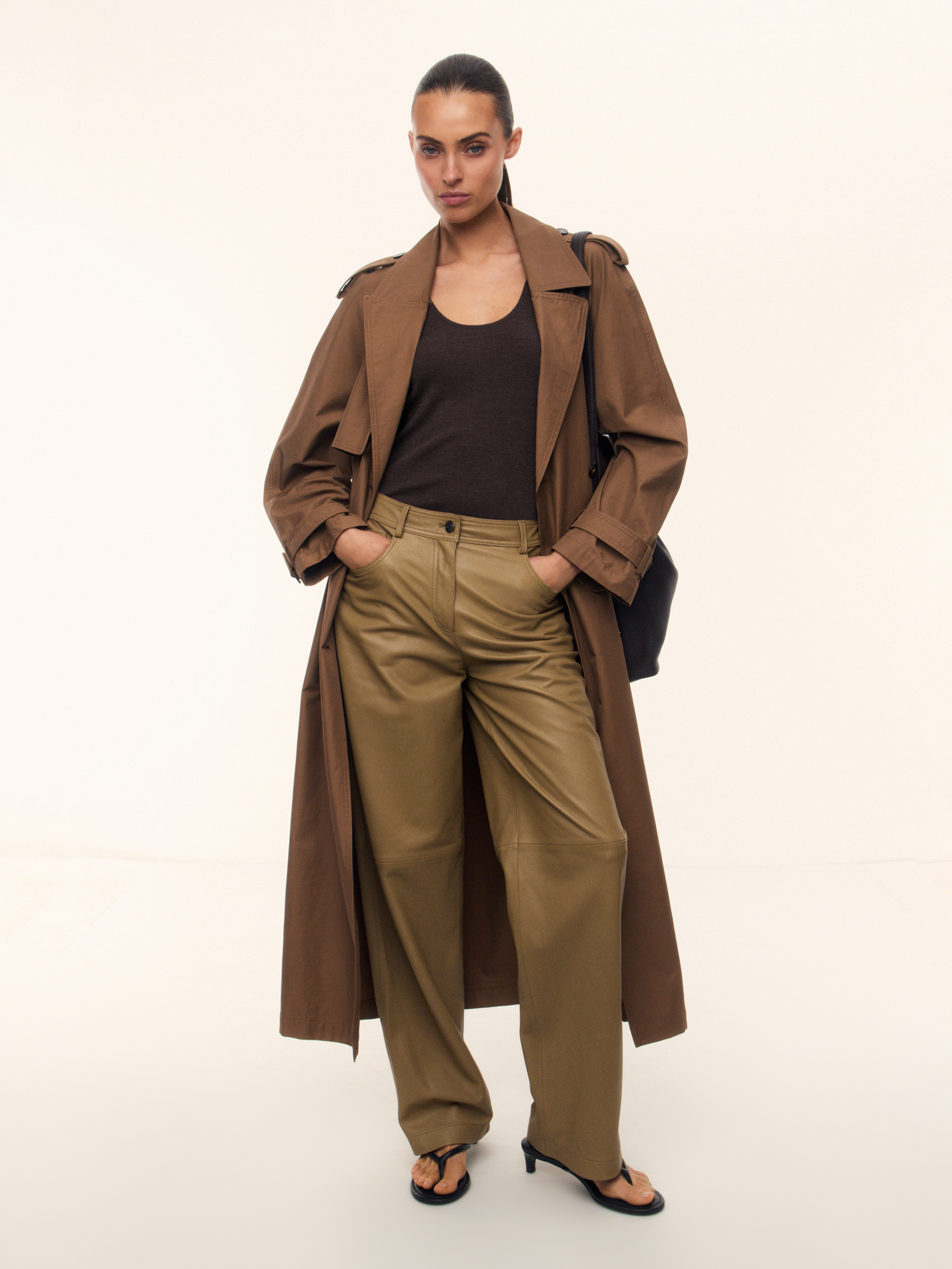 Брюки из кожи