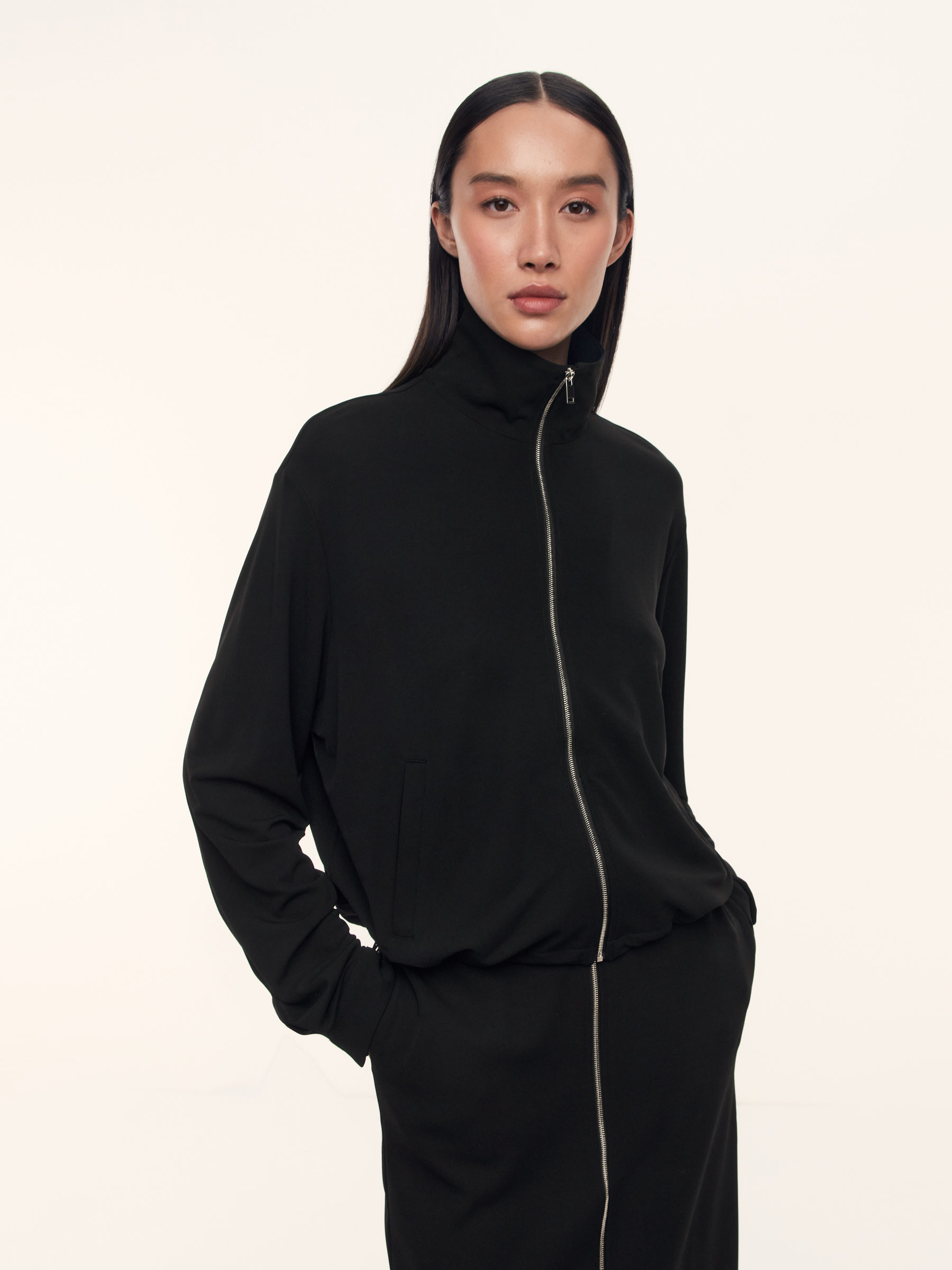 Бомбер из трикотажа