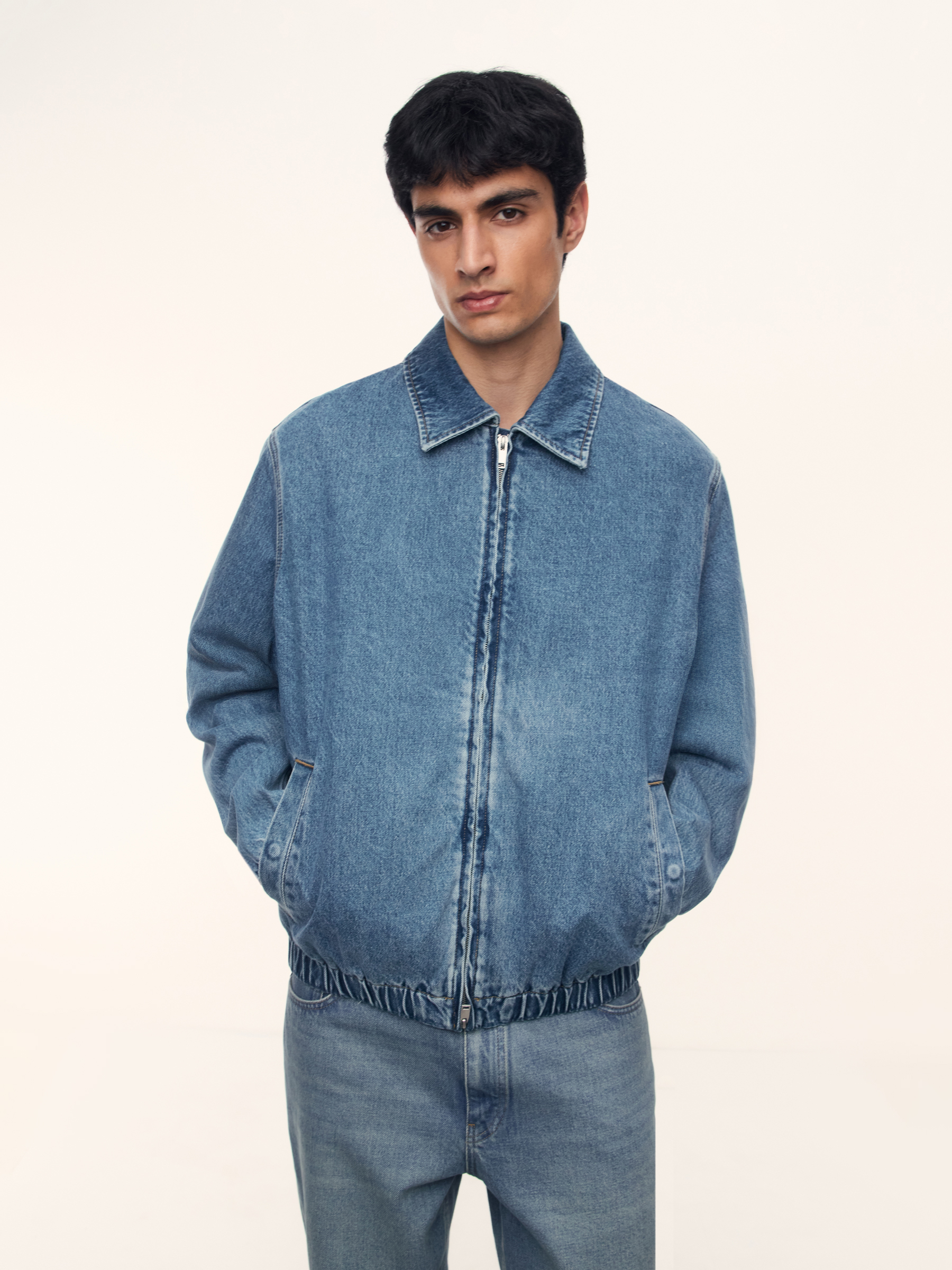 Бомбер из денима