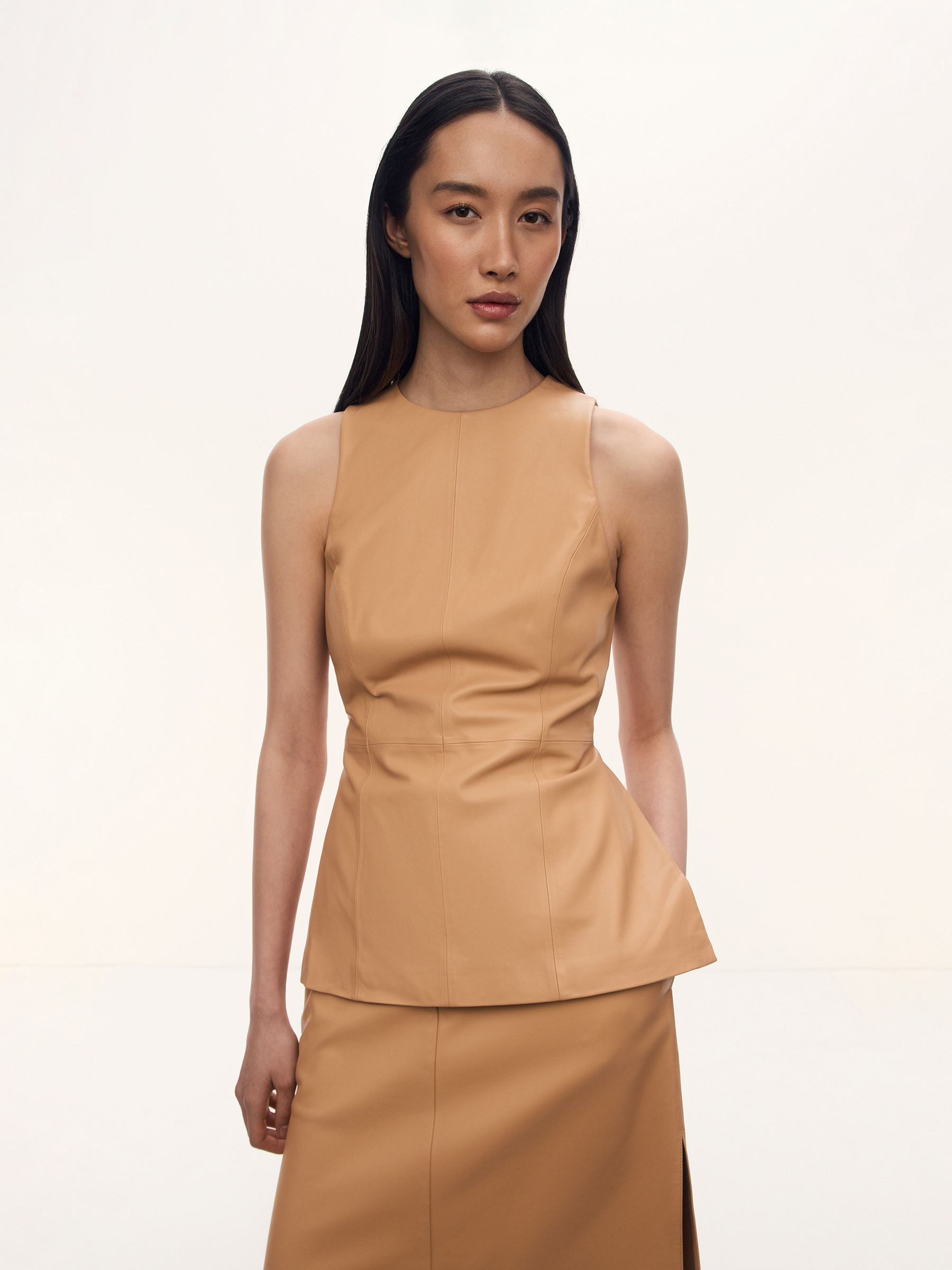 Топ Tyla из кожи