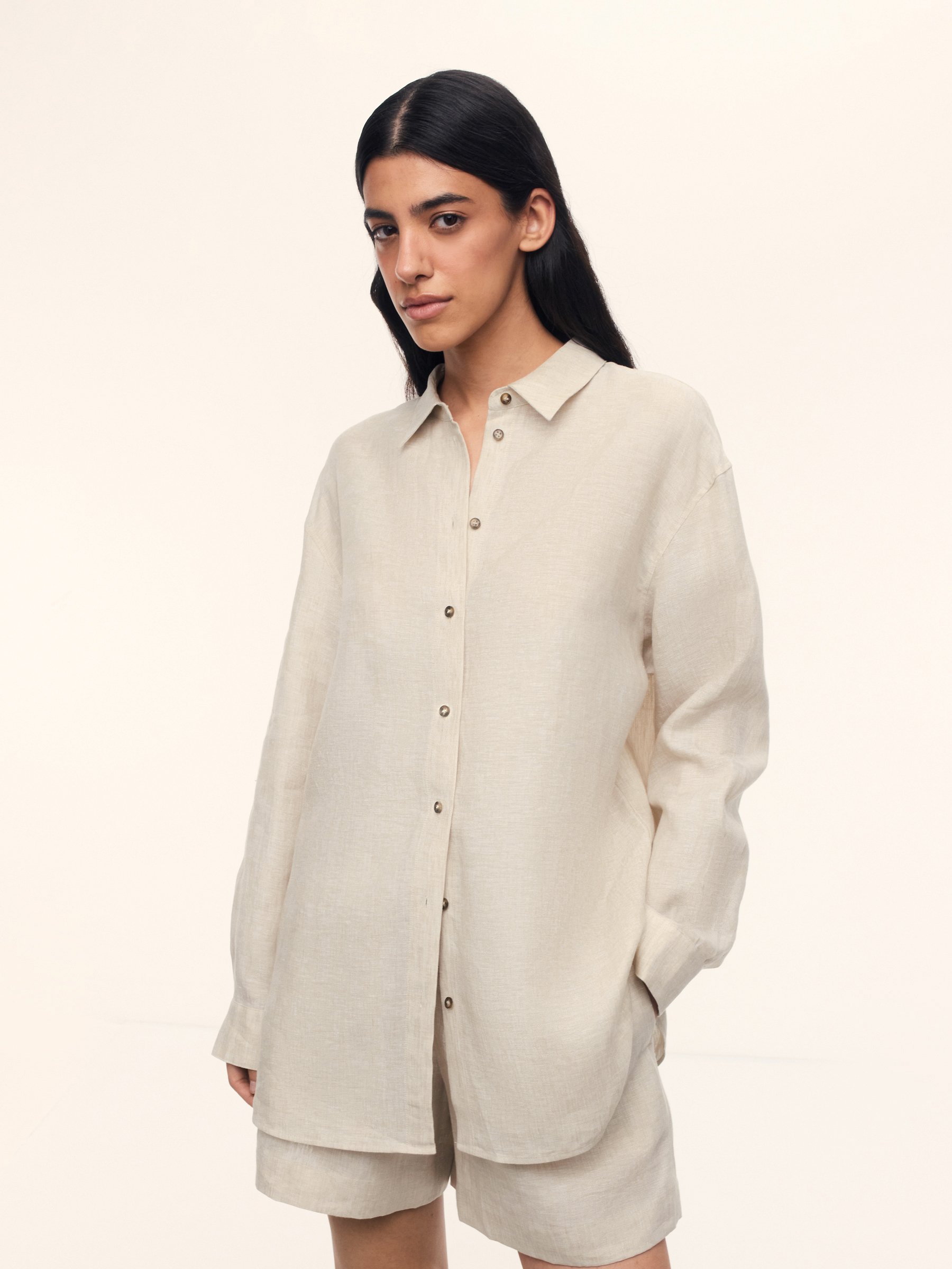 Рубашка из тонкого льна