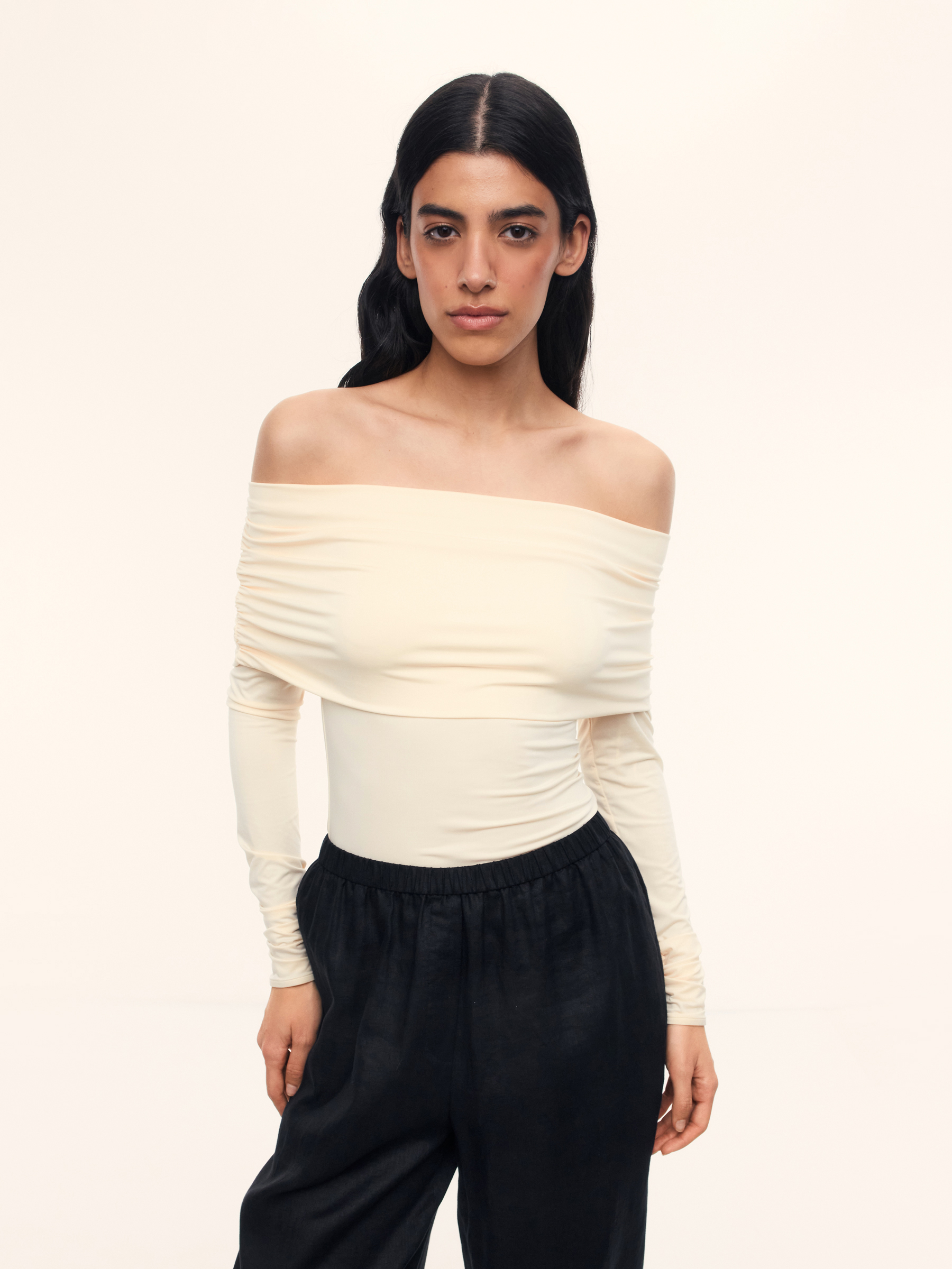 Топ с открытыми плечами