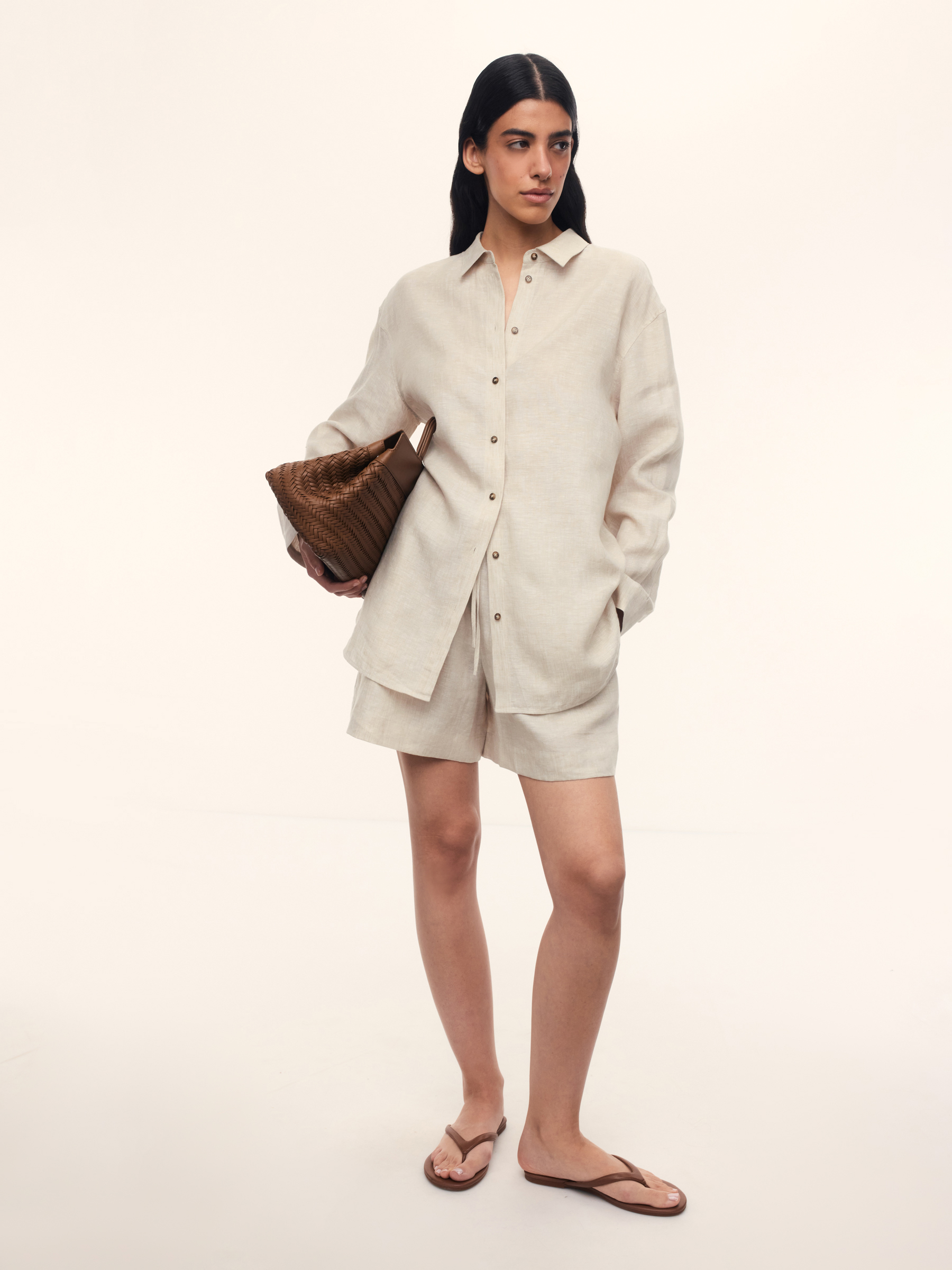 Шорты из тонкого льна