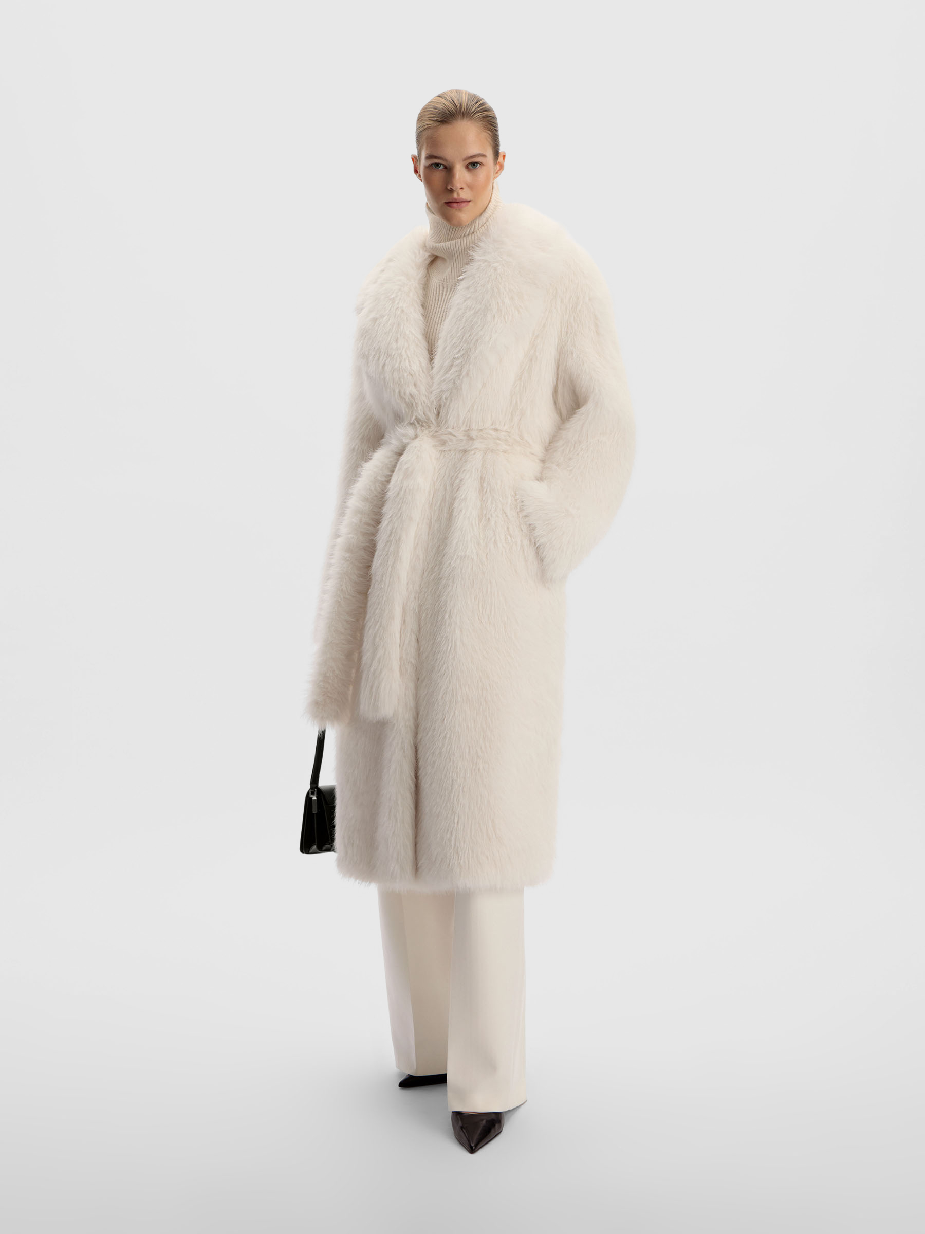 Шуба из искусственного меха