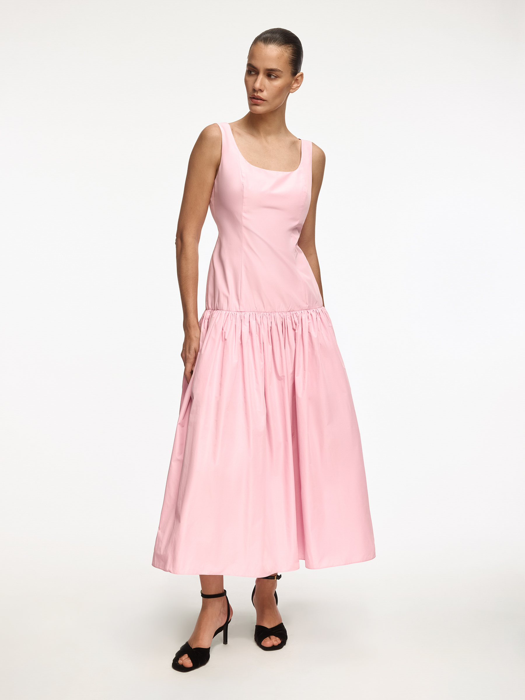 Платье из тафты