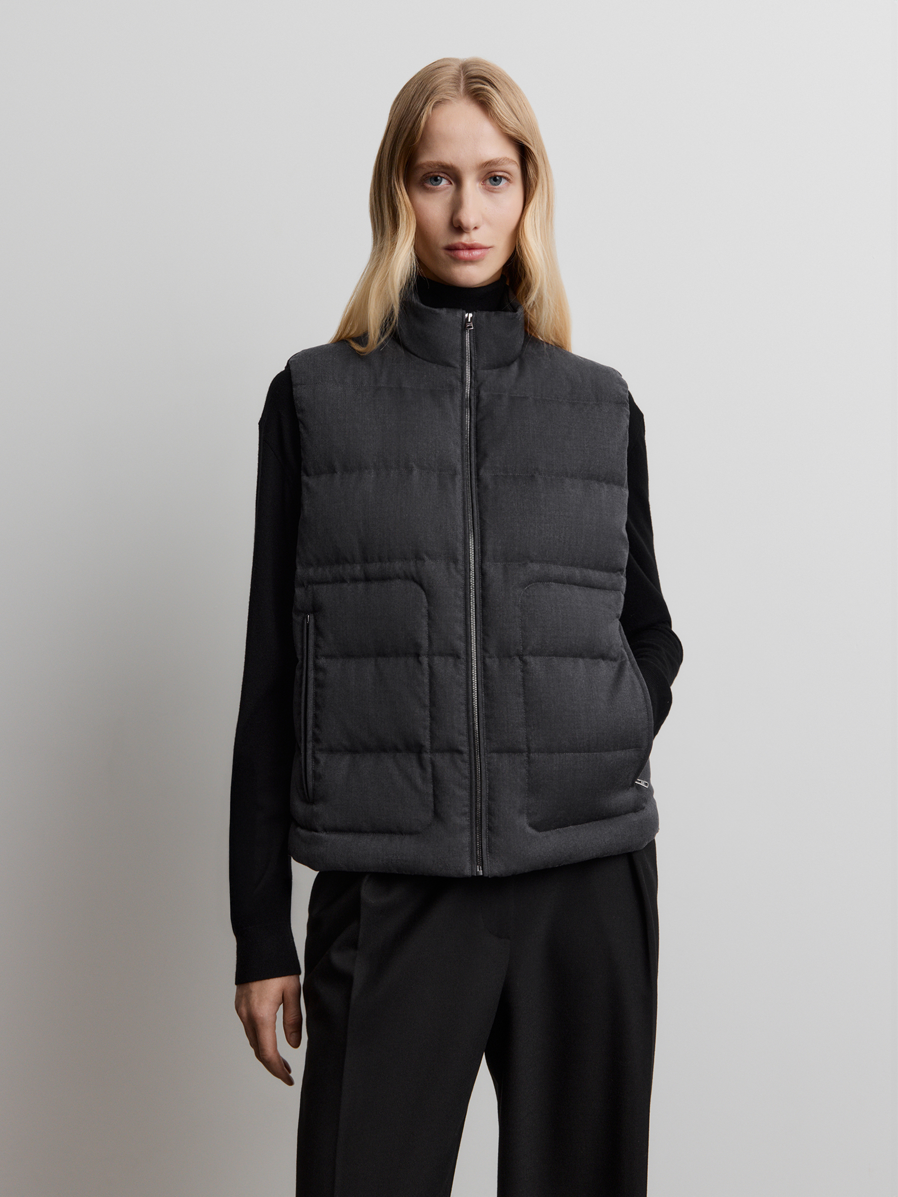 Жилет пуховый Light из шерсти