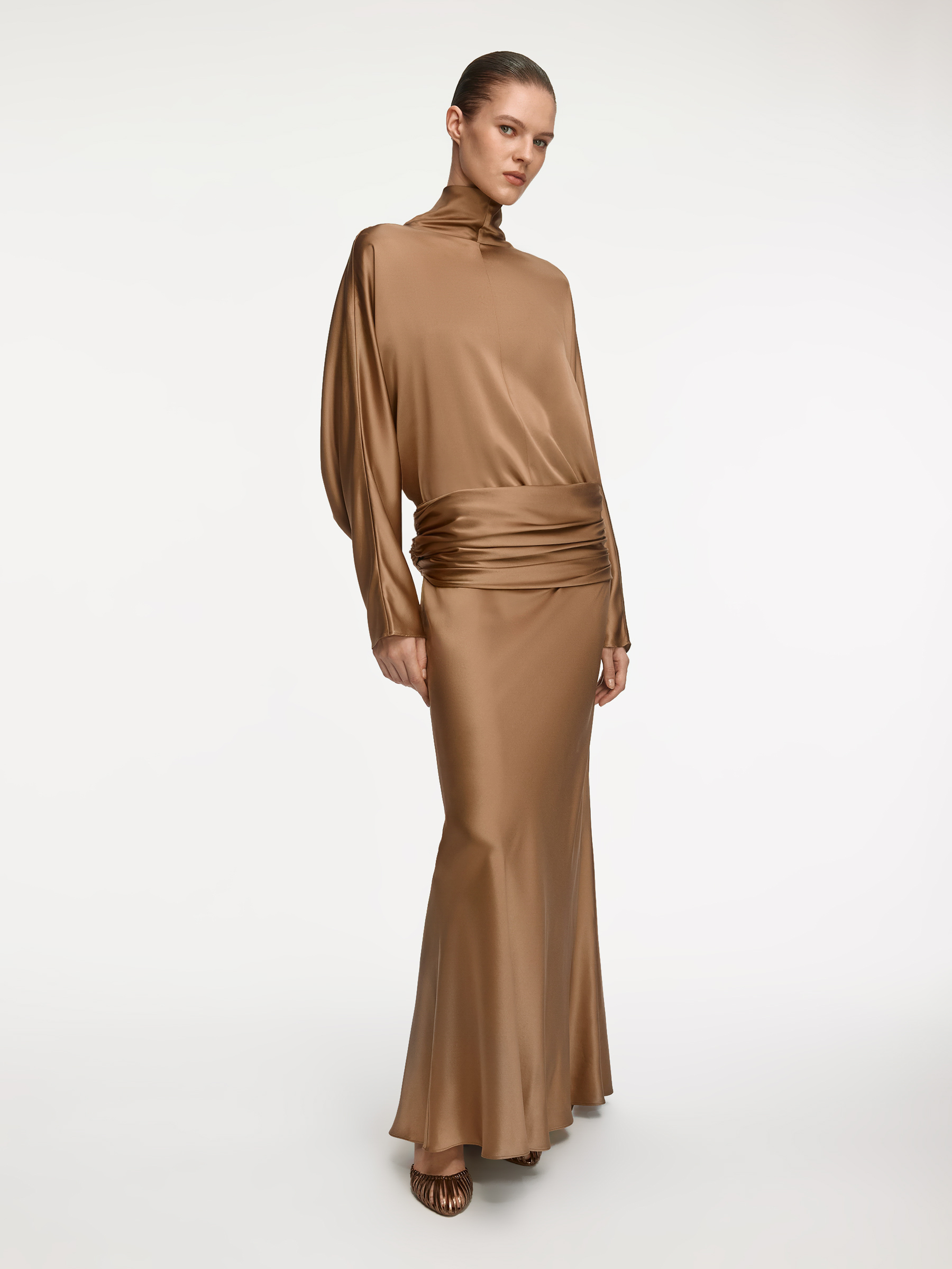 Платье из шелка