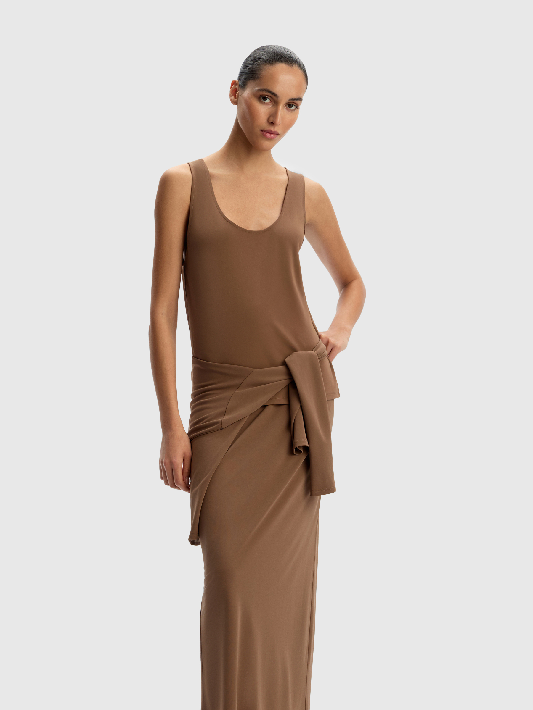 Топ с глубоким вырезом