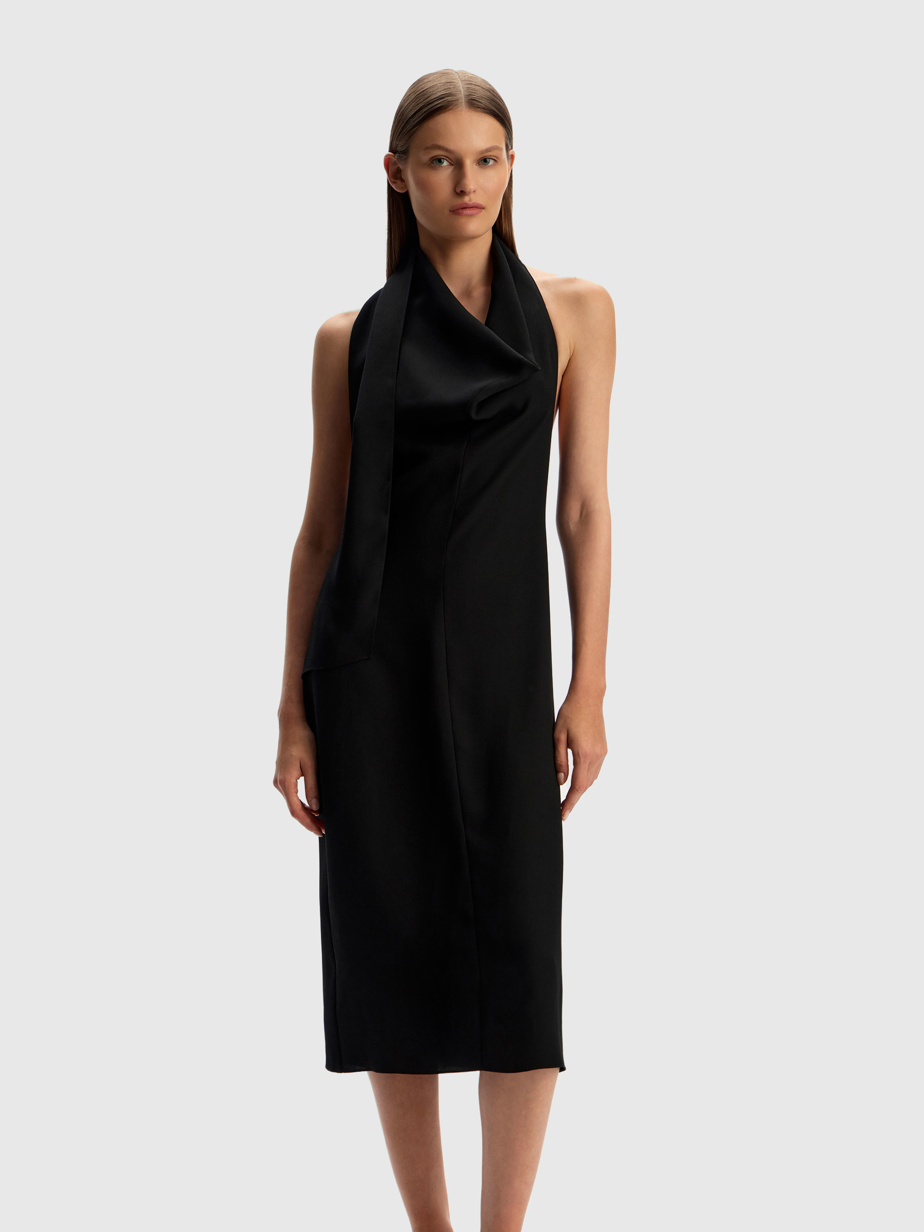 Платье с открытой спиной