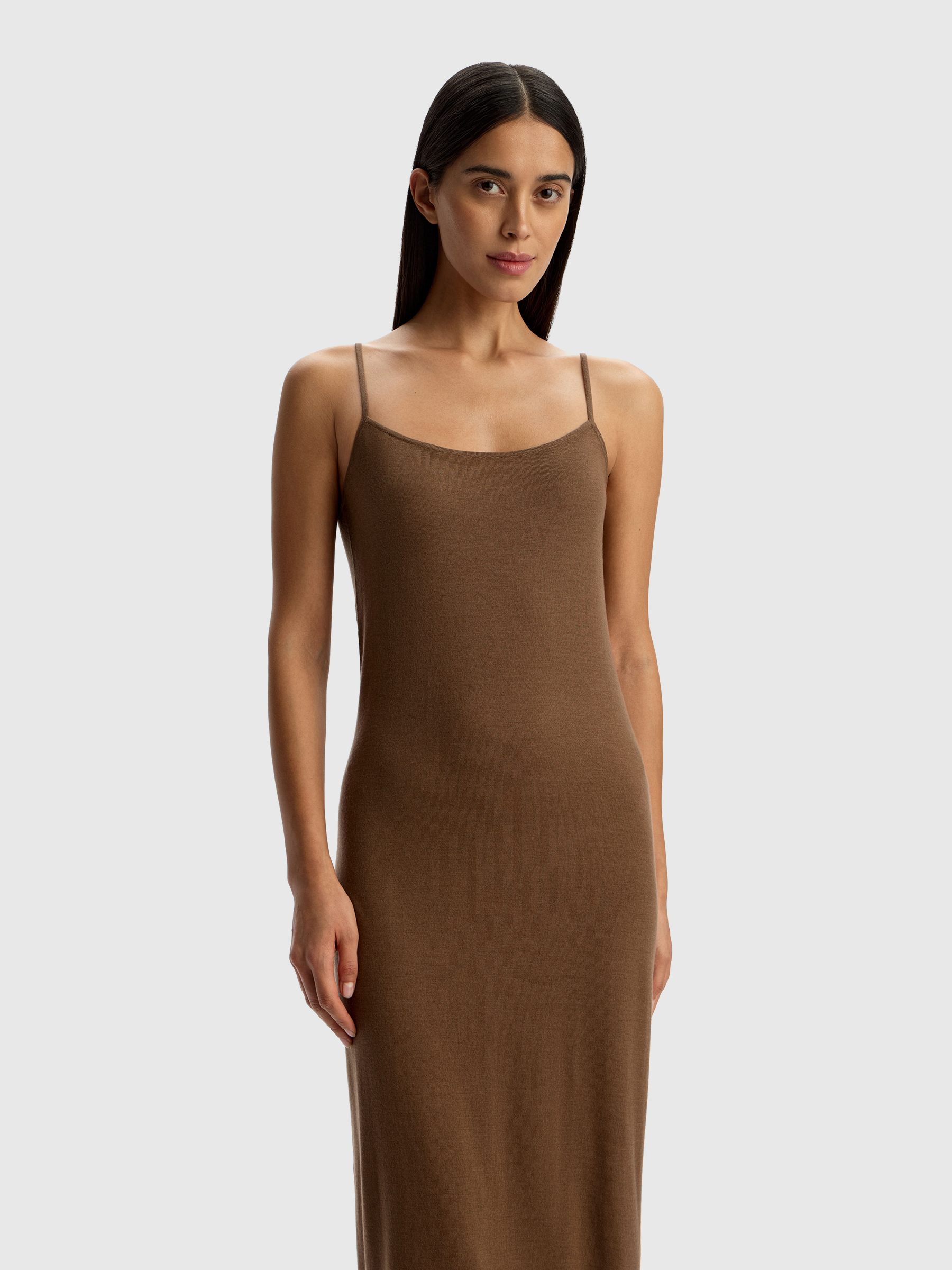 Платье на бретелях