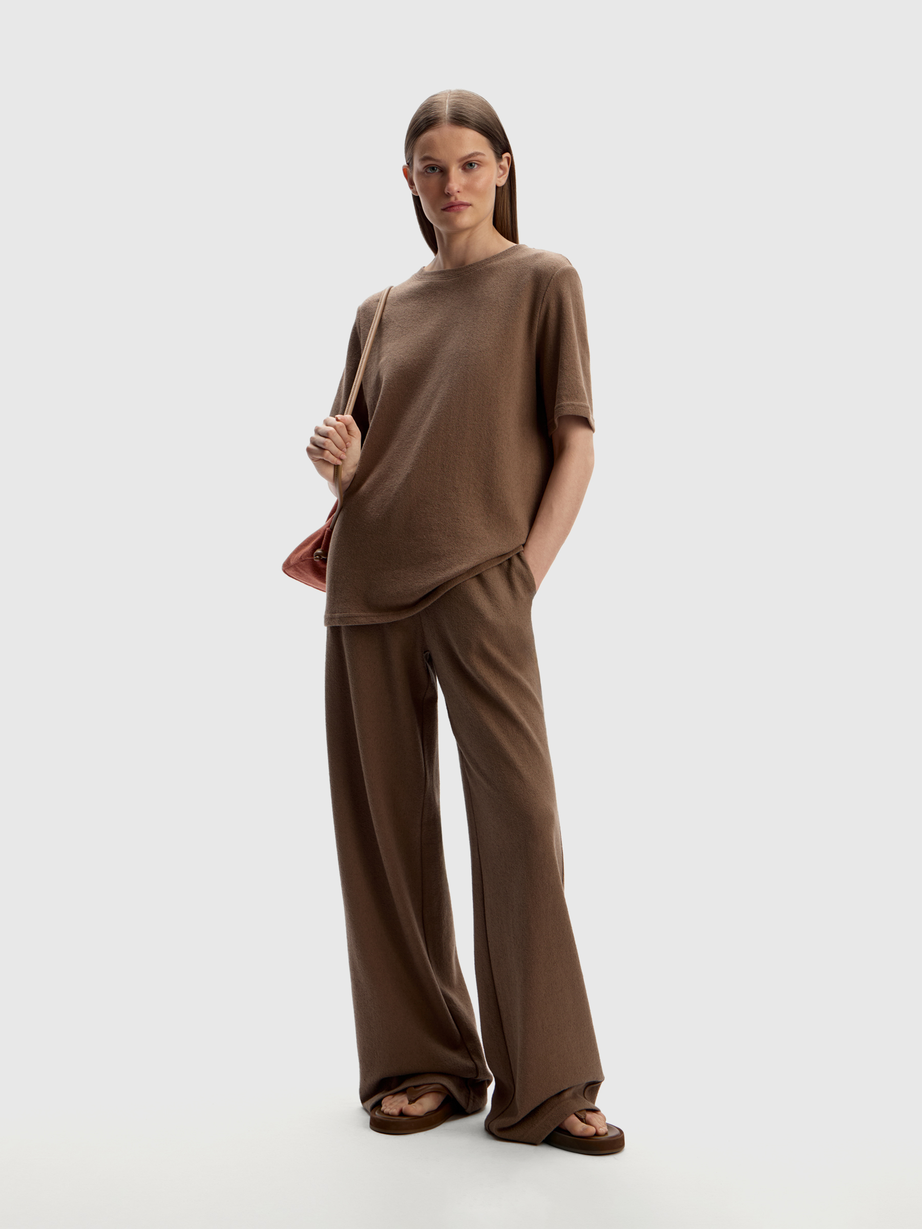 Брюки из фактурного трикотажа