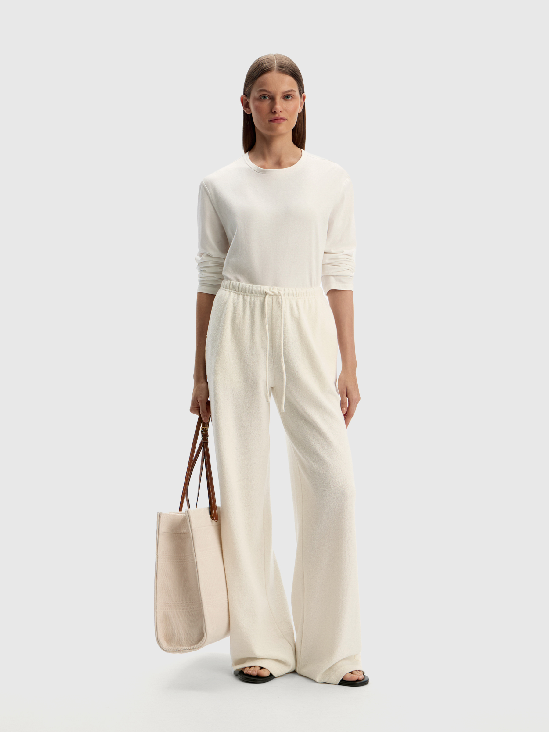 Брюки из фактурного трикотажа