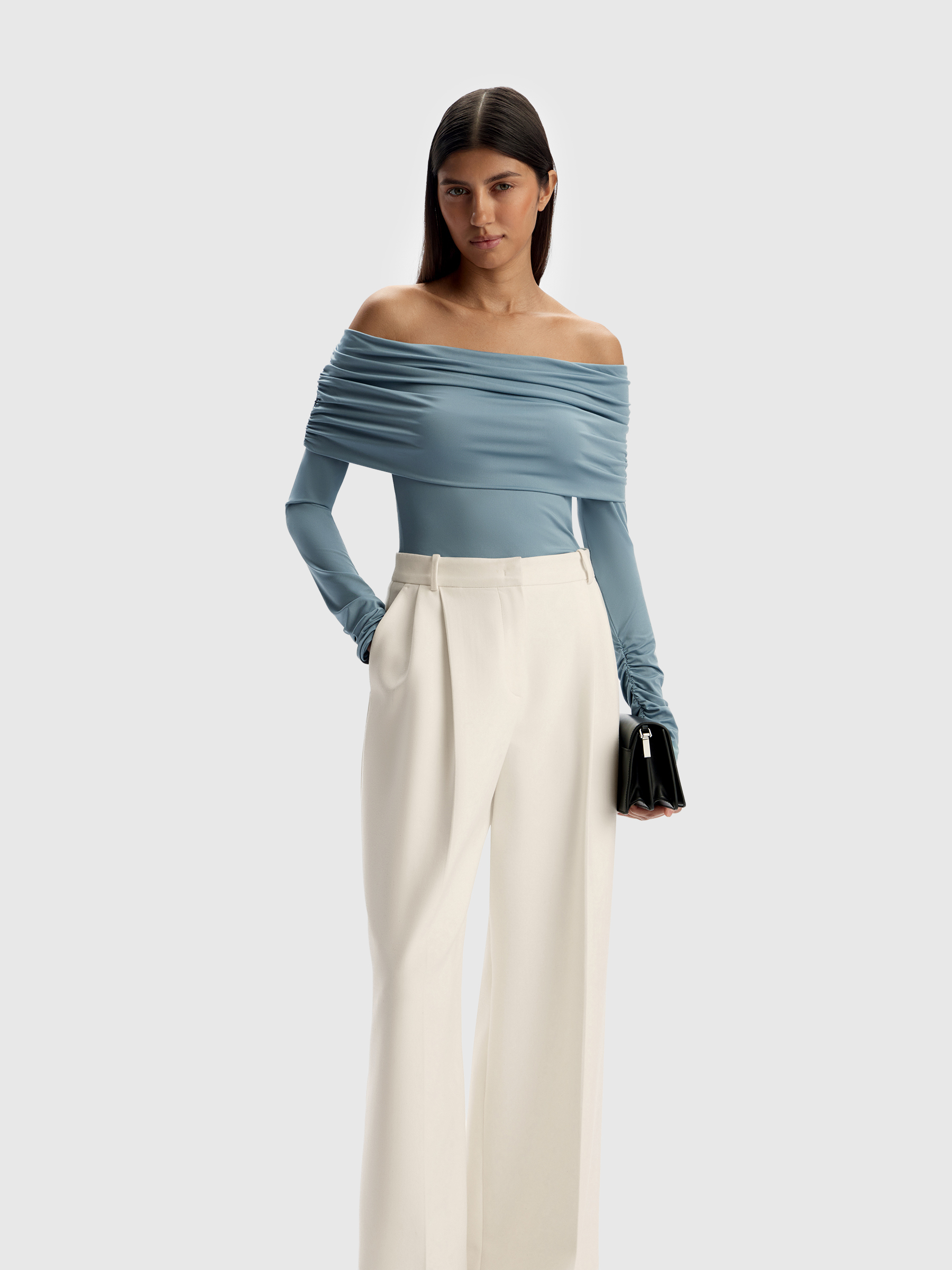 Топ с открытыми плечами