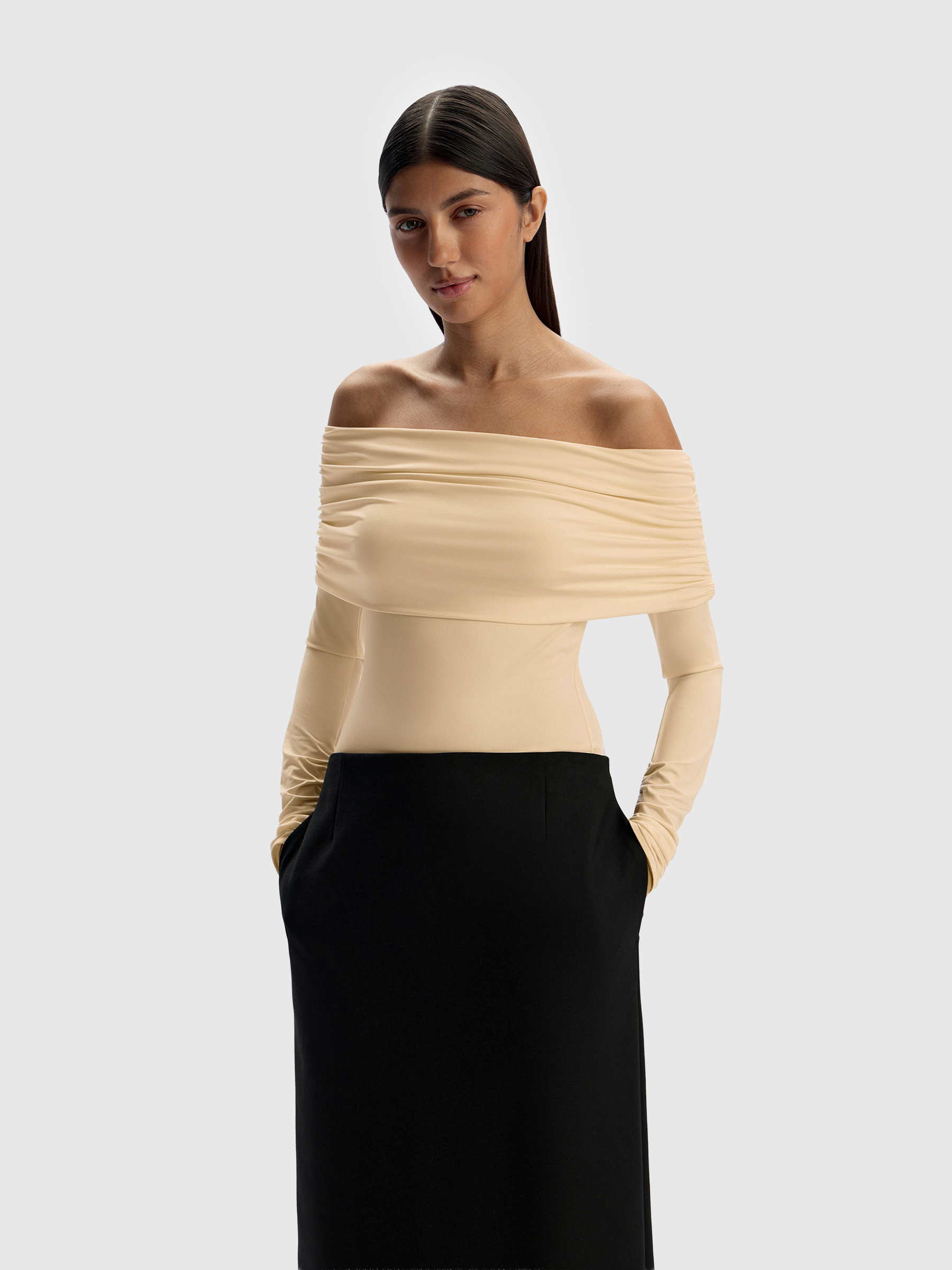 Топ с открытыми плечами