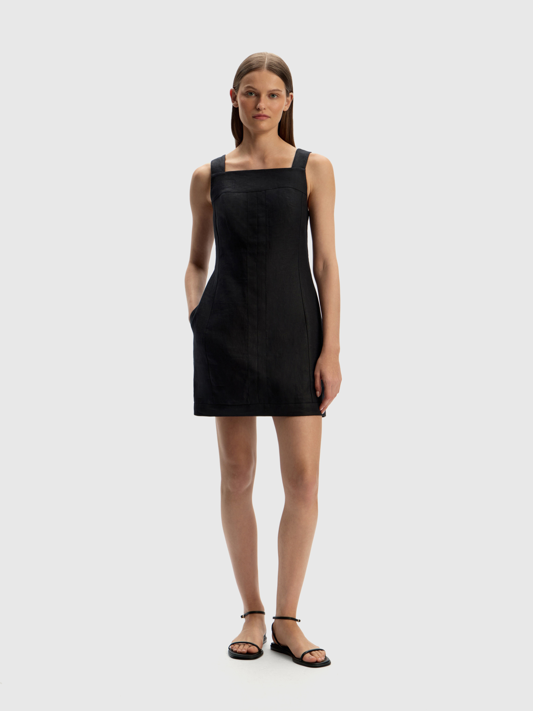 Платье из плотного льна