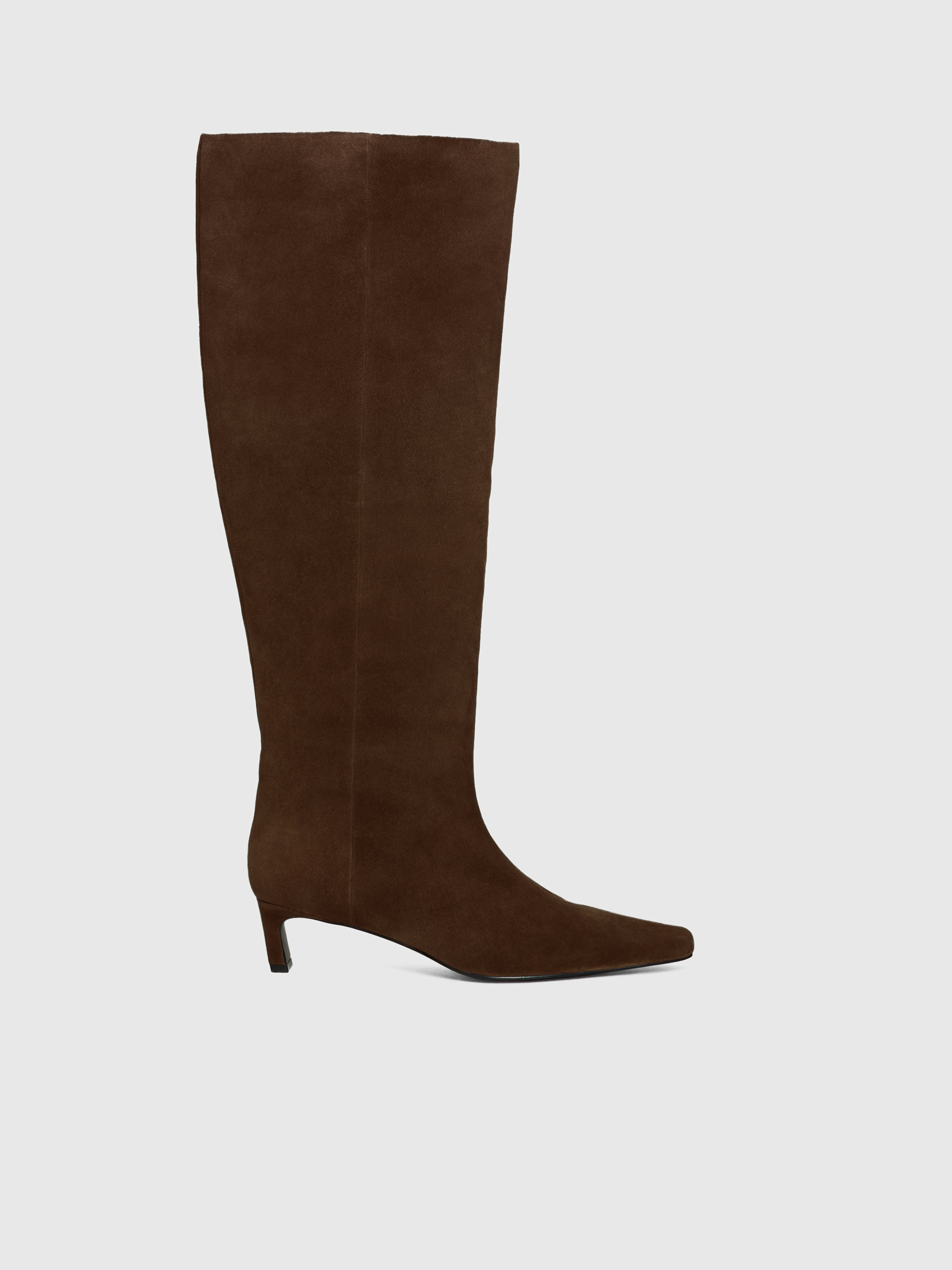 Сапоги на каблуке