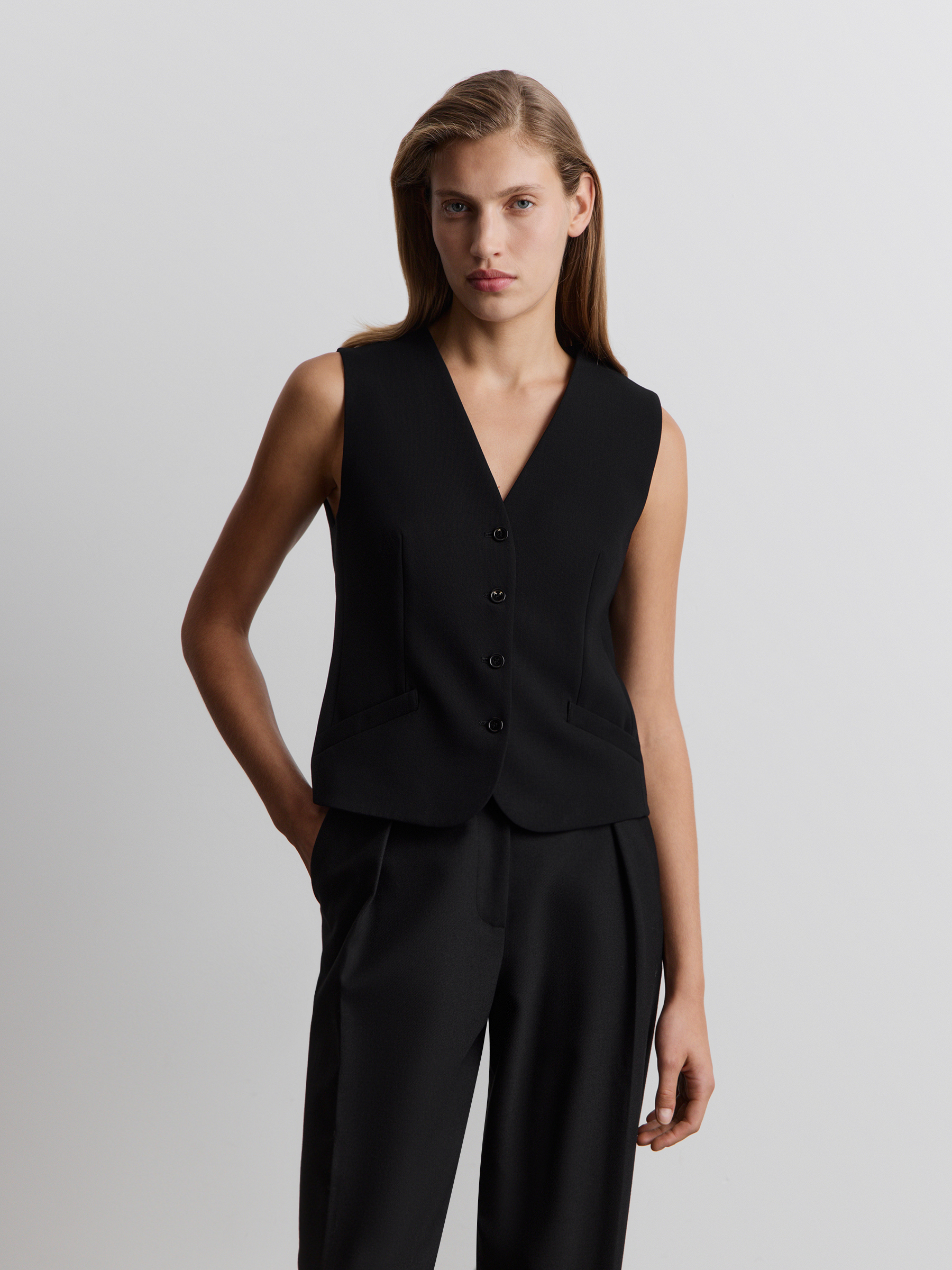 Жилет из костюмной шерсти