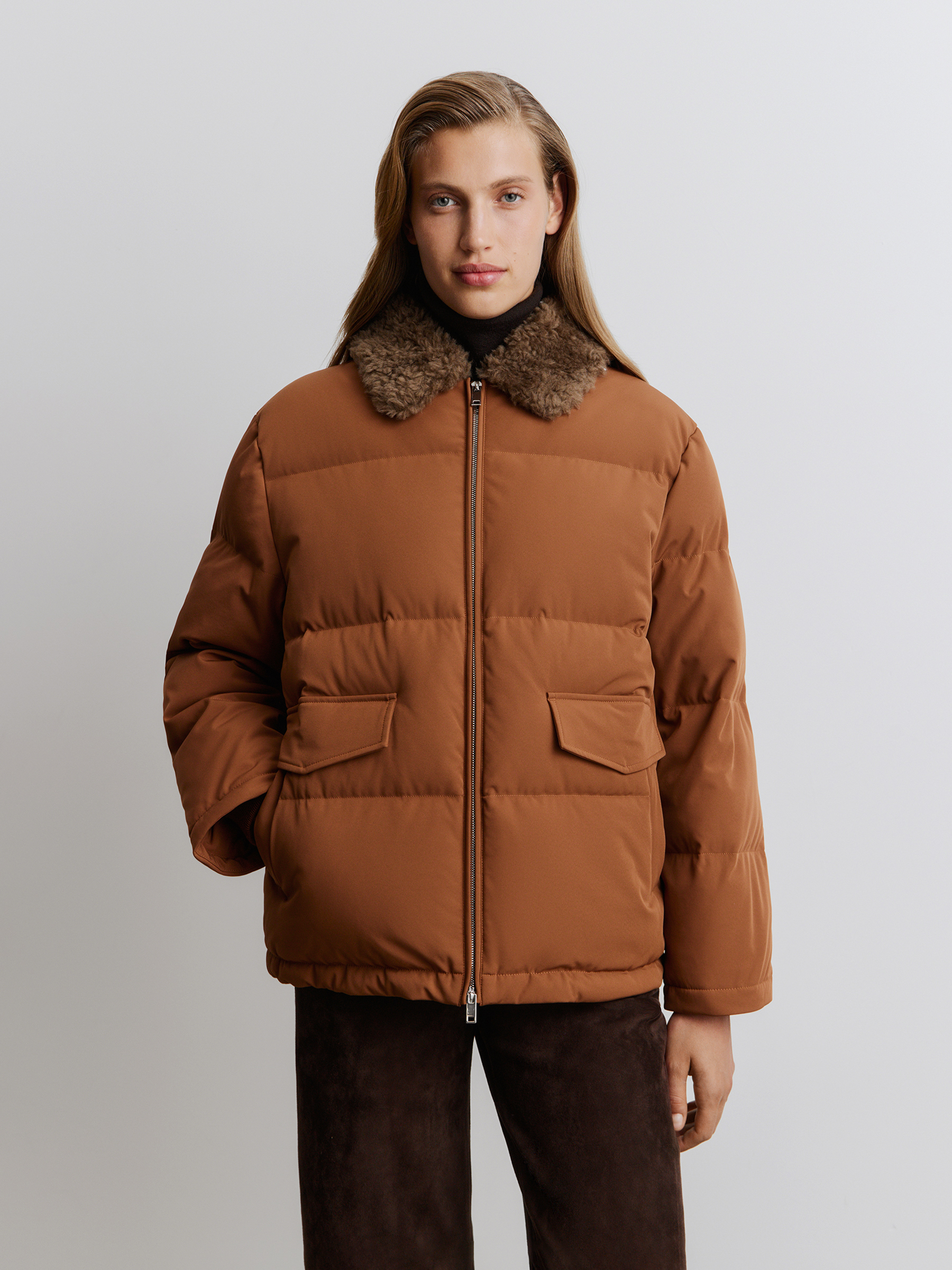 Пуховик с меховым воротником