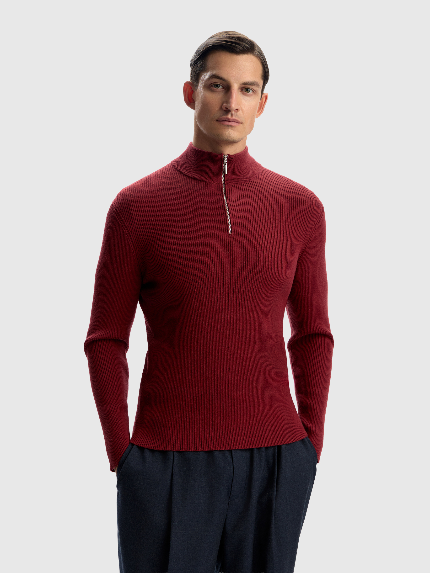 Свитер с молнией