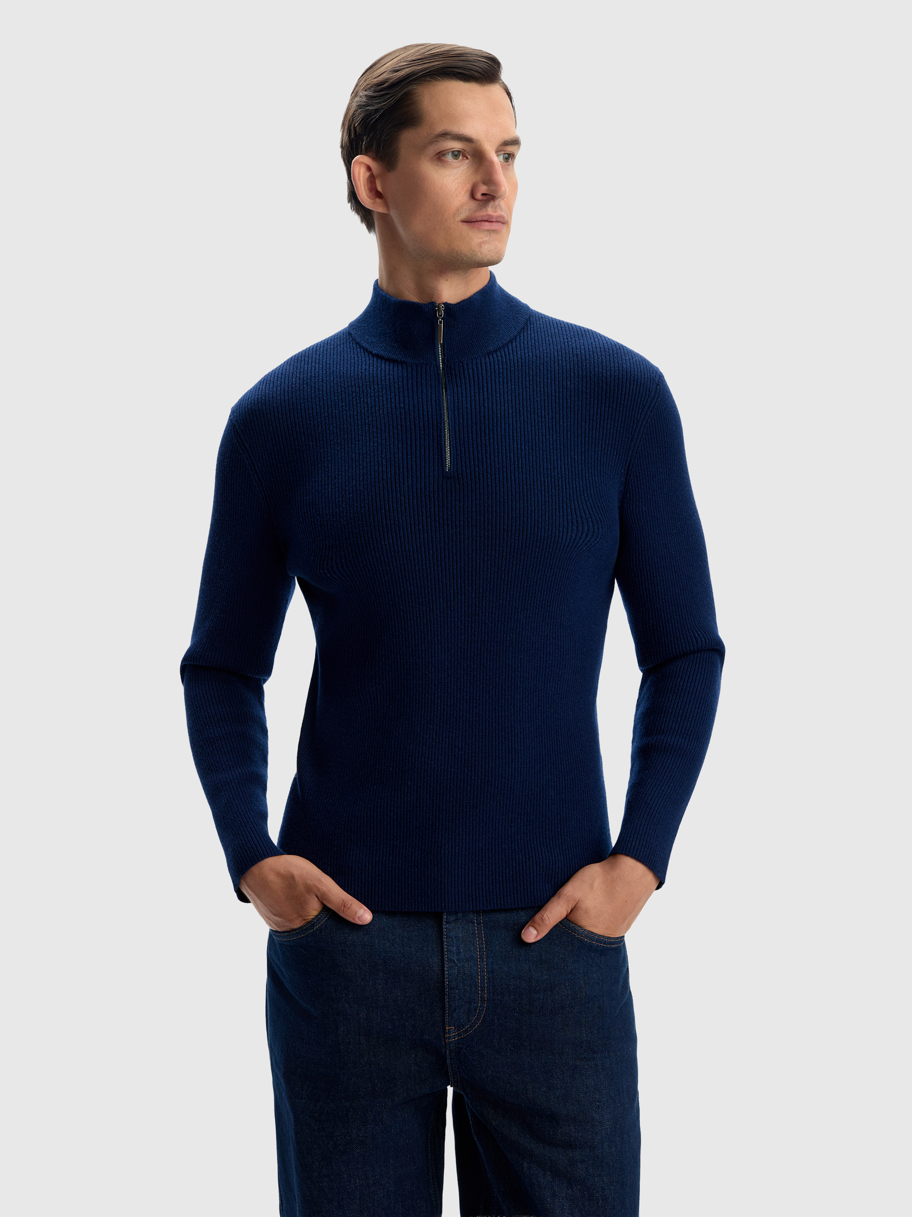 Свитер с молнией