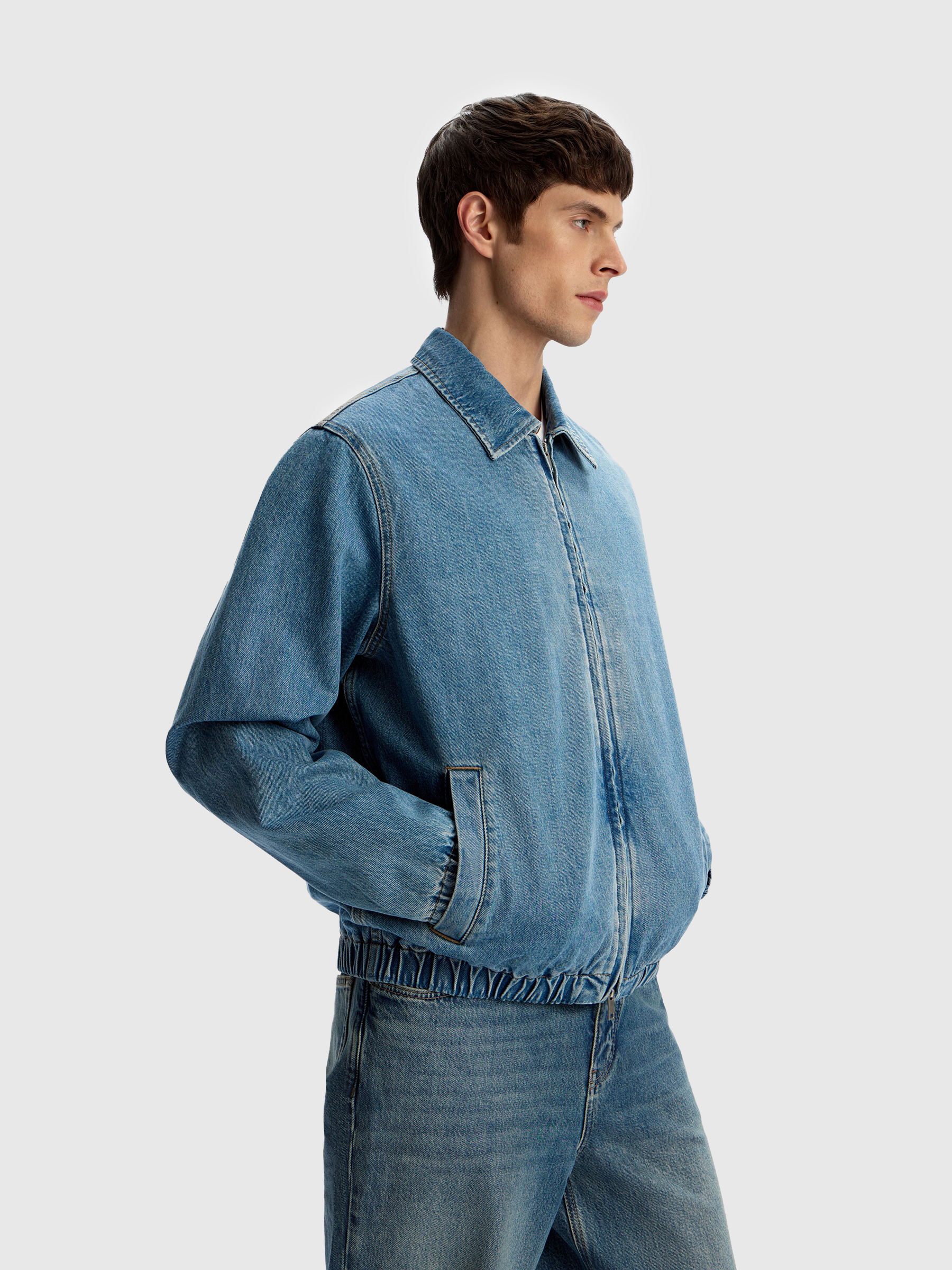 Бомбер из денима